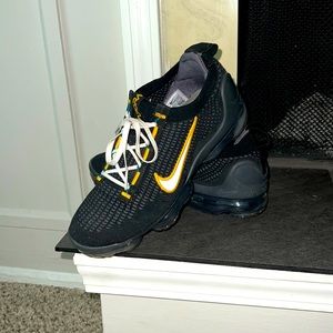 Black and Yellow VaporMax size 8 in Men 9.5 in women